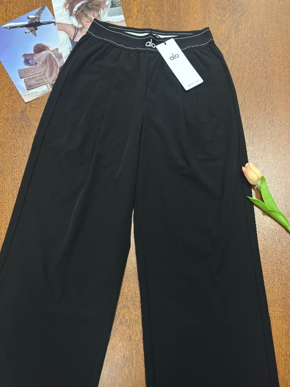 Brand New 🎼 ALO Yoga Lightweight & Versatile Black Pants👩🚀Minimalist Style - Picture 2 of 7
